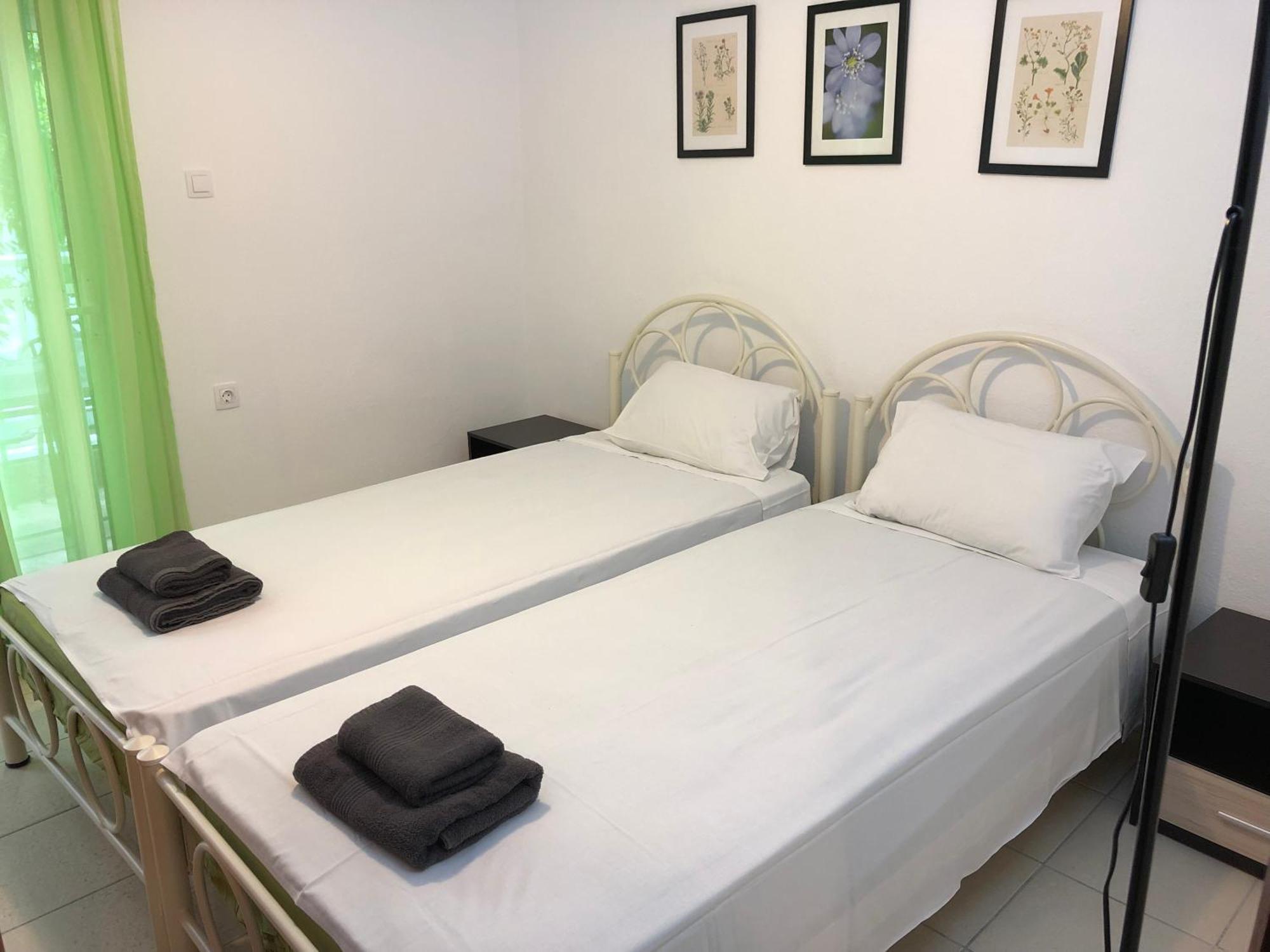 Irida Apartments Nea Skioni Phòng bức ảnh